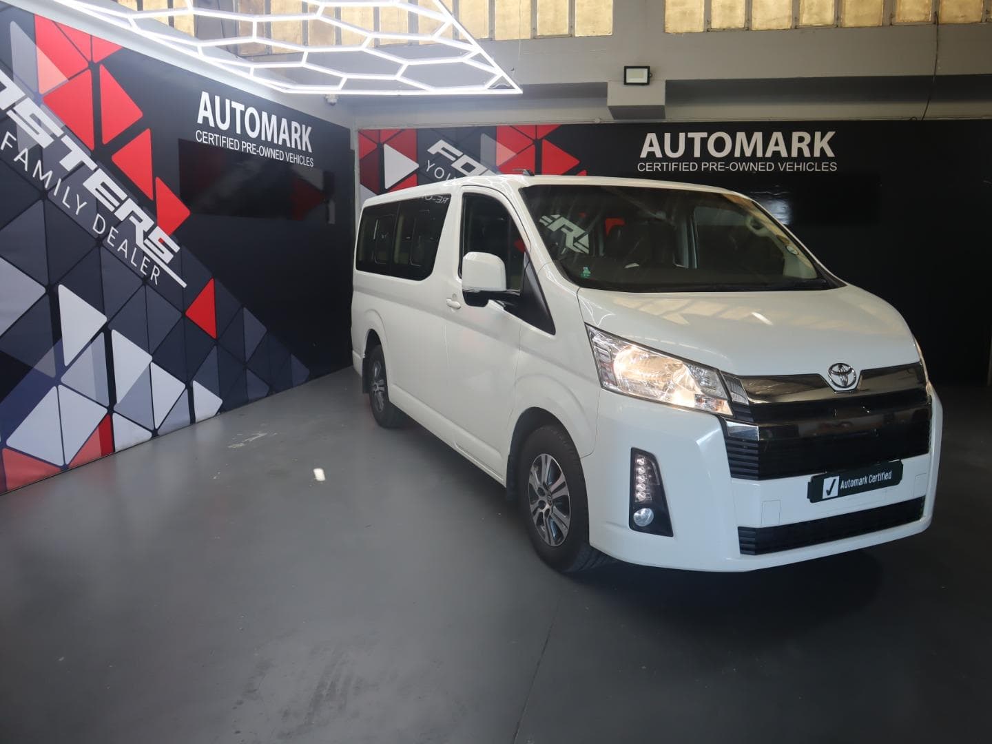 The 2022 Toyota Quantum 2.8 LWB Bus: A Versatile Contender in the South African Market